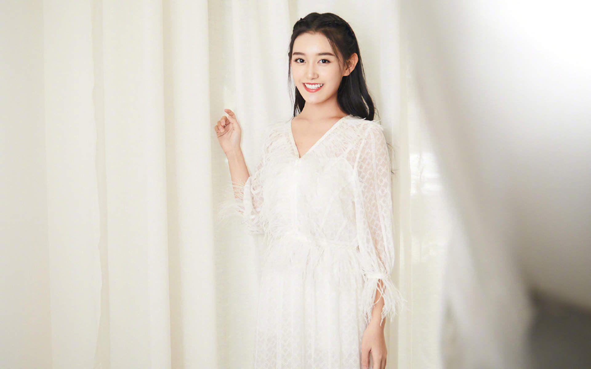 蒋依依优雅甜美写真图片图片