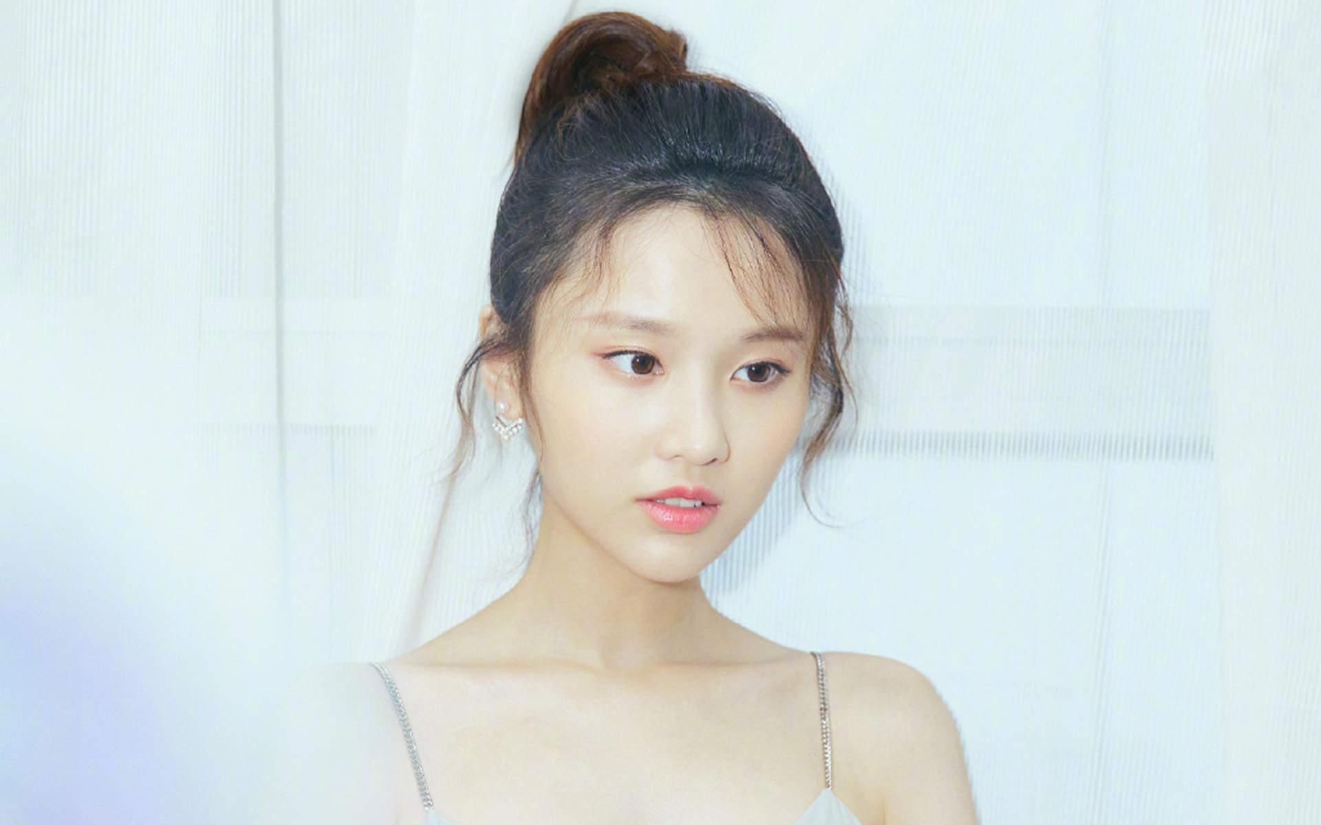 中国内地女演员谋女郎张慧雯如梦如幻唯美写真图片图片