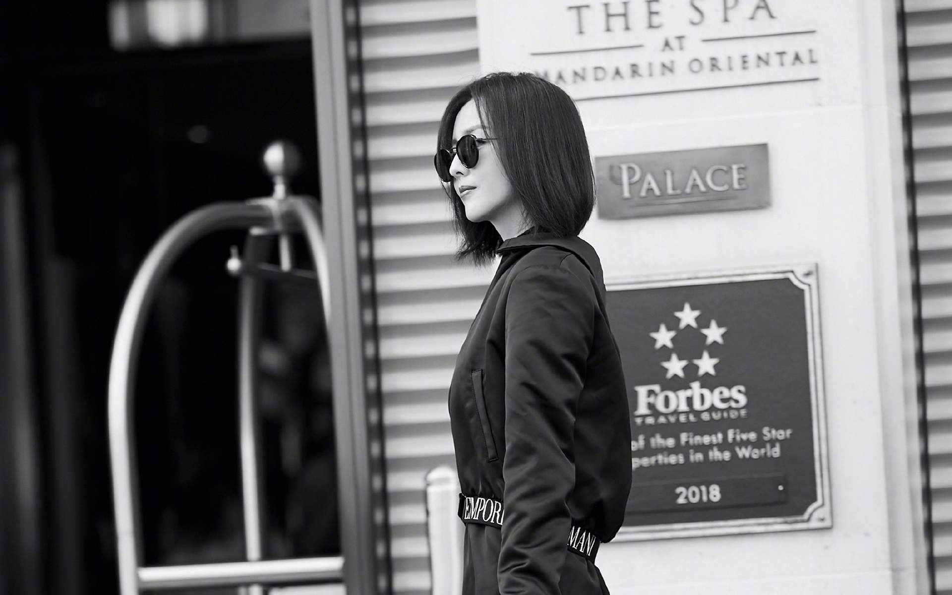 高清中国内地新疆伊犁影视女演员佟丽娅美艳性感高清桌面壁纸图片