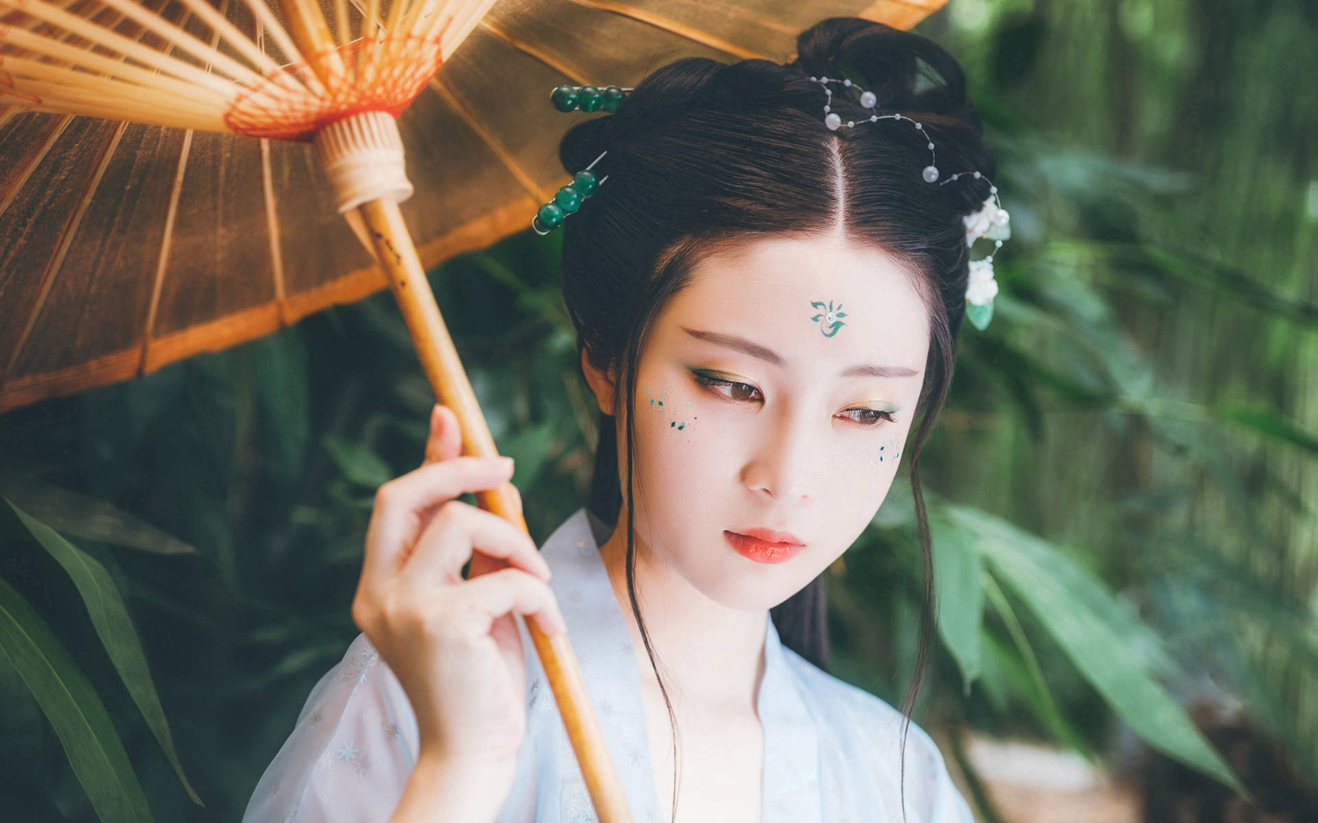 古风汉服美女唯美户外美女摄影写真图片