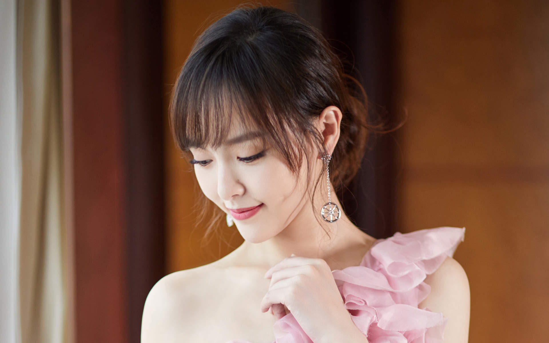 高清中国内地影视上海市女演员唐嫣窦骁《时间都知道》最新剧照图片图片