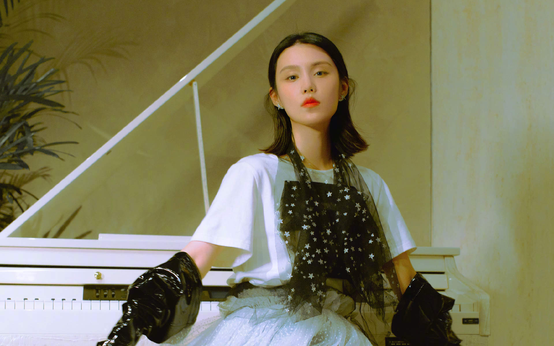 高清中国山东济南影视女演员韩丹彤巴黎时装周图片图片