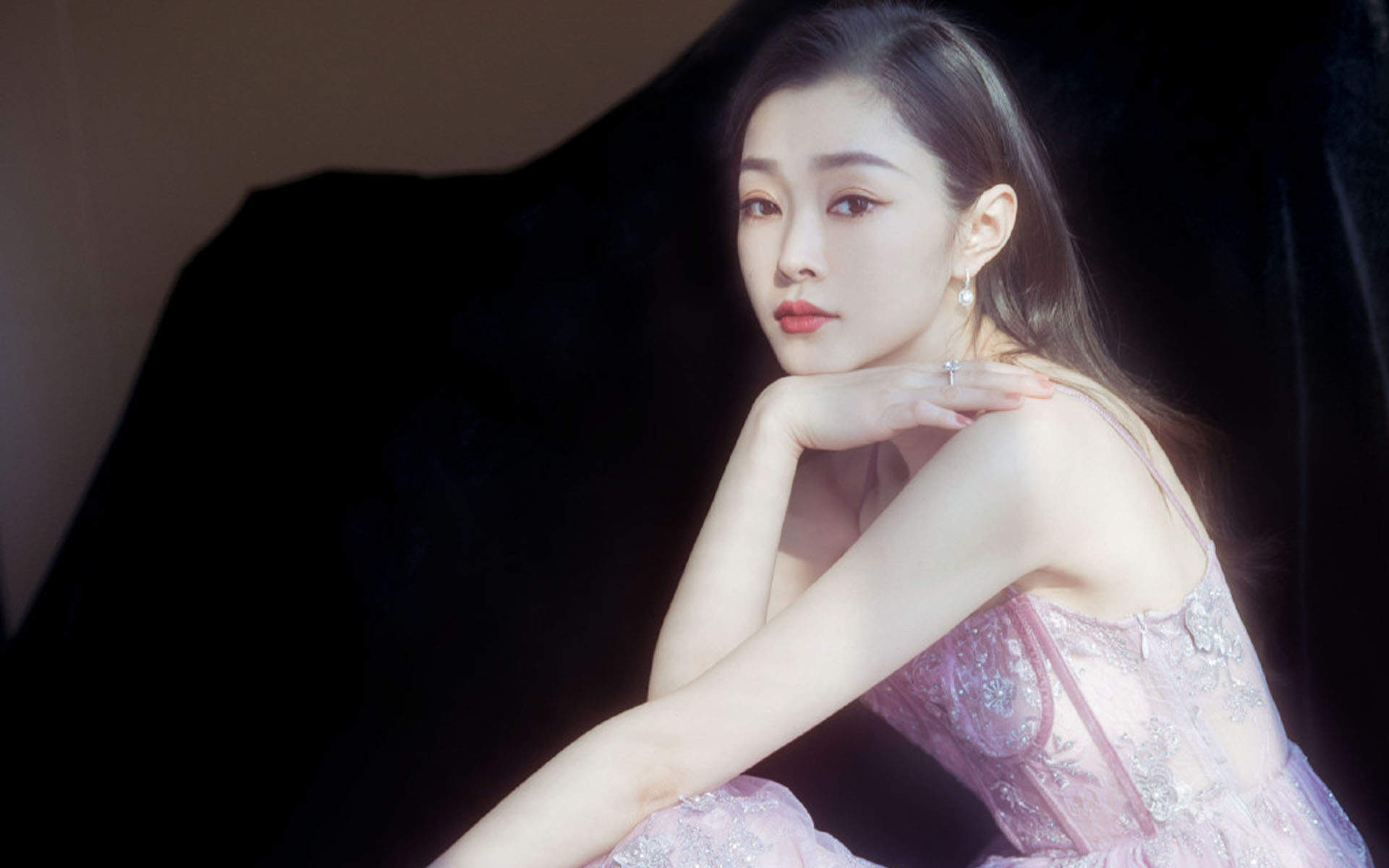 中国内地湖北省荆门女演员宋轶灵动优雅活动图片图片