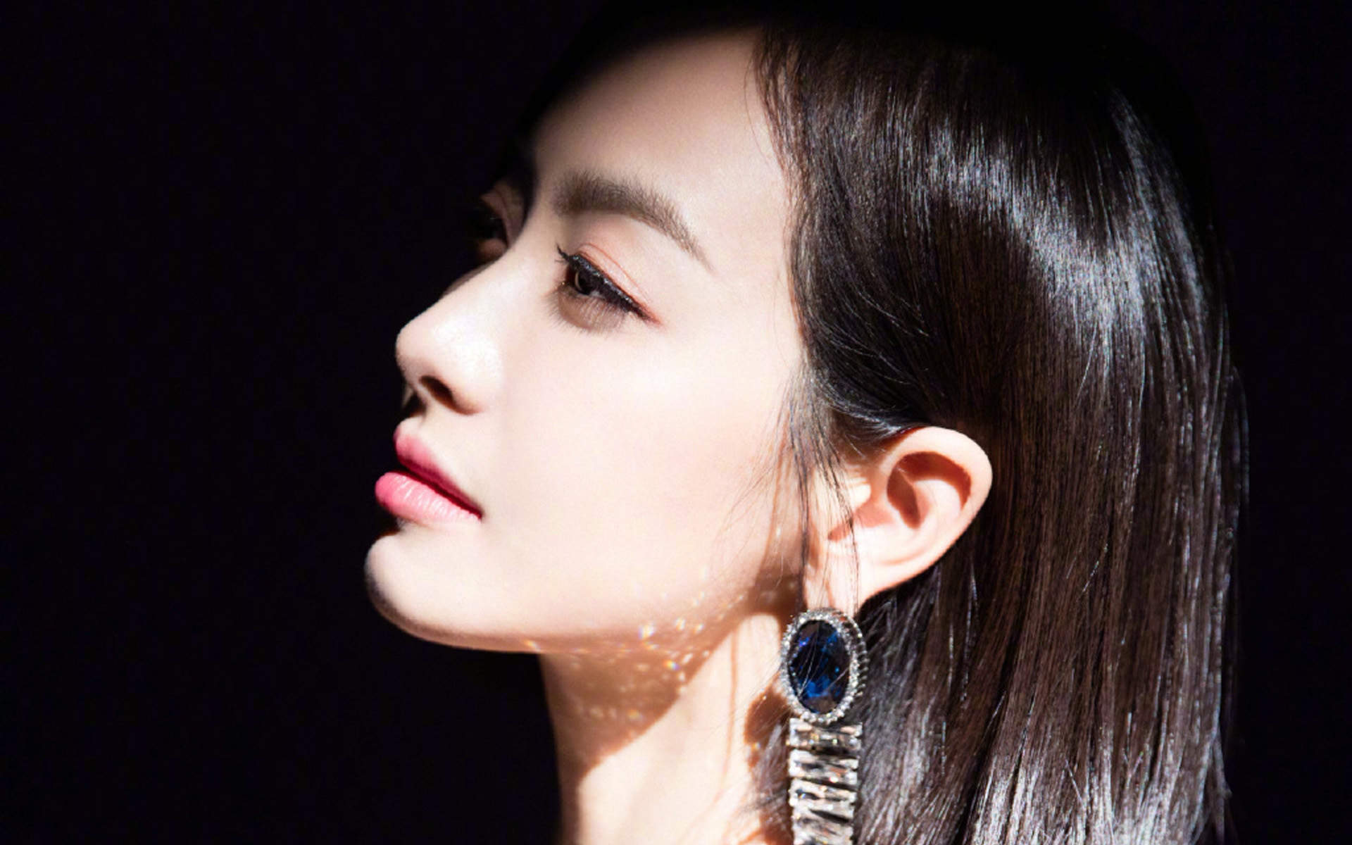 山东省青岛女演员宋茜妩媚动人写真桌面壁纸图片