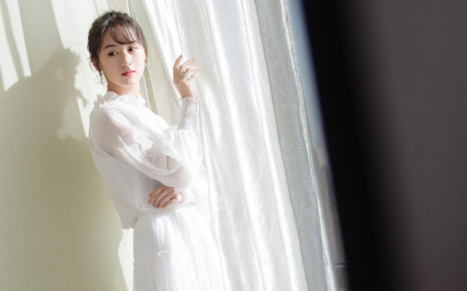 高清上海袁冰妍袁冰妍性感露肩写真桌面壁纸图片 高清上海袁冰妍袁冰妍性感露肩写真桌面壁纸图片
