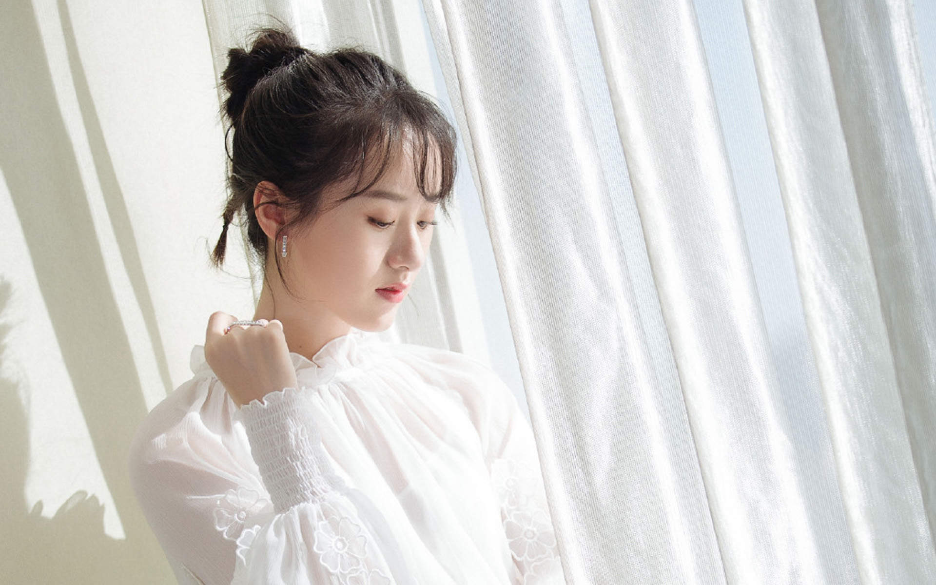 高清上海袁冰妍袁冰妍时尚性感写真桌面壁纸图片 高清上海袁冰妍袁冰妍时尚性感写真桌面壁纸图片