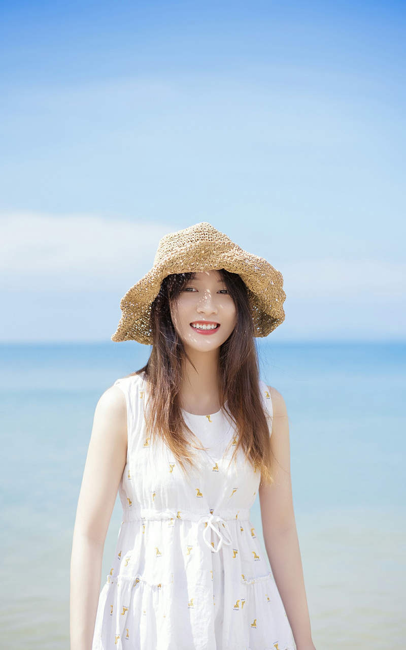 沙滩三亚海边三点式美女GoGo全球高清美女美女内衣写真图片图片