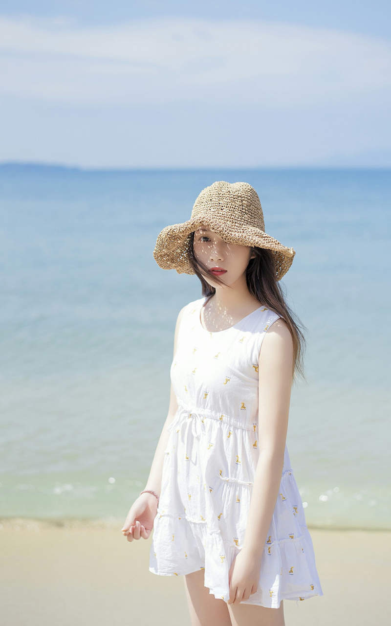沙滩三亚海边三点式美女GoGo全球高清美女美女内衣写真图片图片