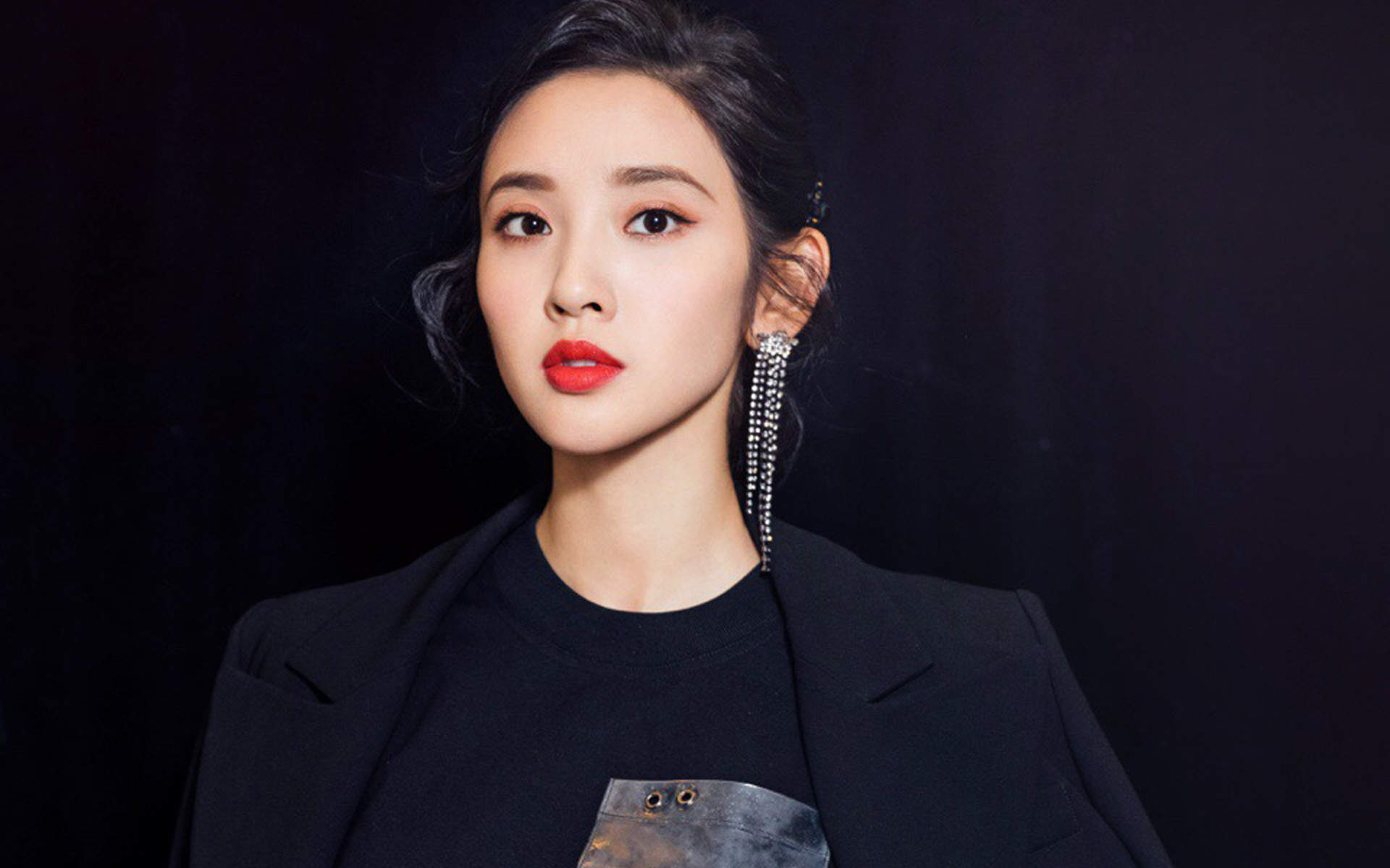 高清中国内地四川女演员唐艺昕湿发吊带裙性感写真图片图片 高清中国内地四川女演员唐艺昕湿发吊带裙性感写真图片图片