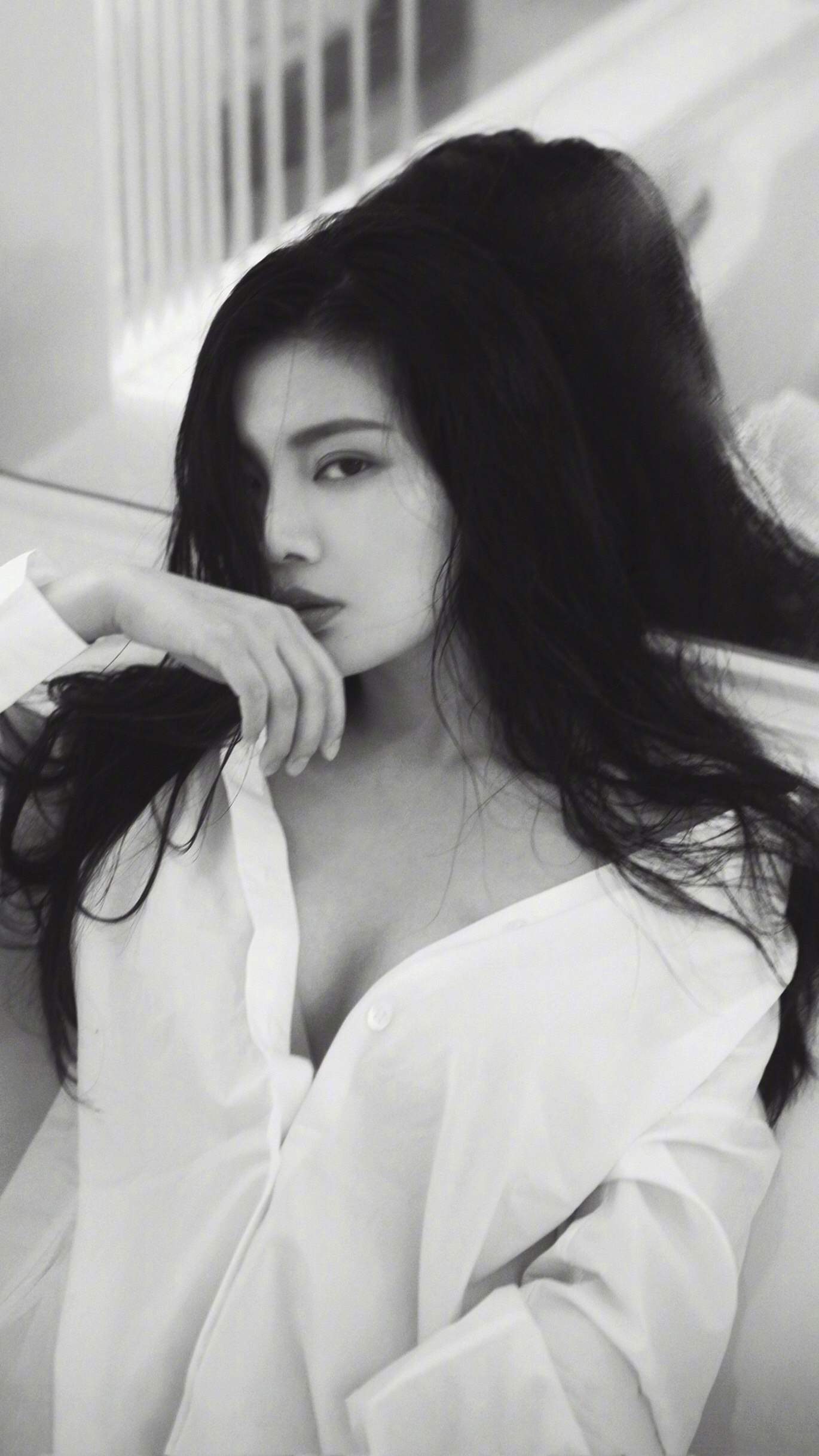 高清黑龙江省哈尔滨女演员徐冬冬性感写真高清手机壁纸图片