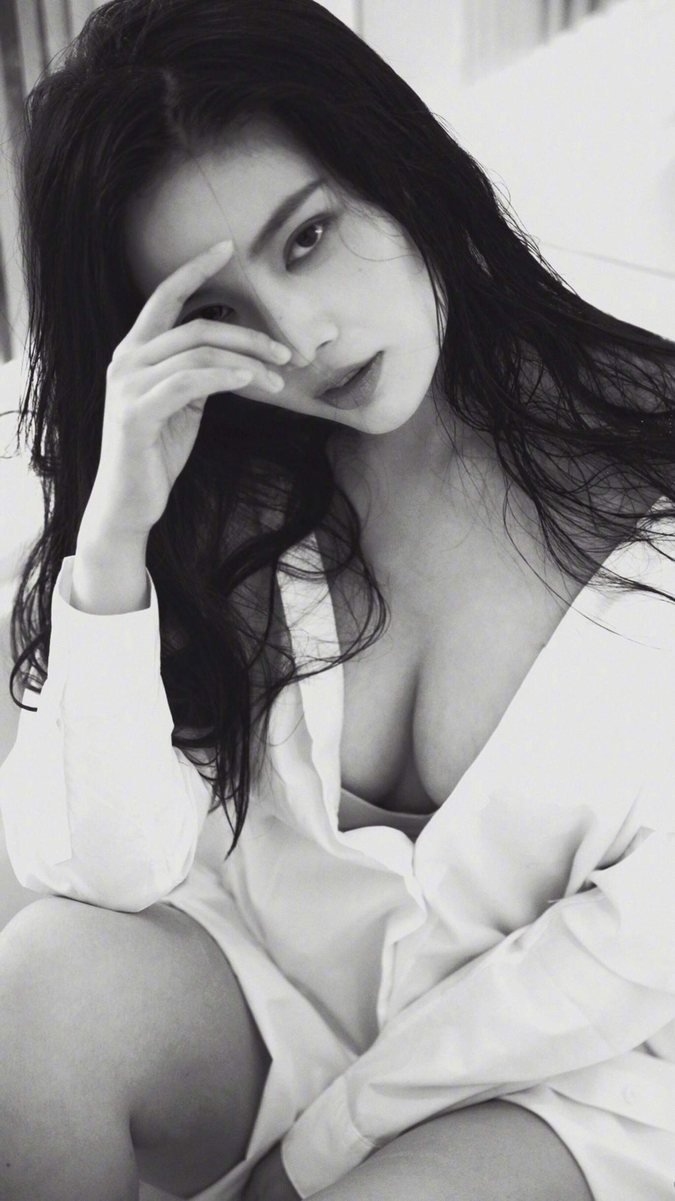高清黑龙江省哈尔滨女演员徐冬冬性感写真高清手机壁纸图片