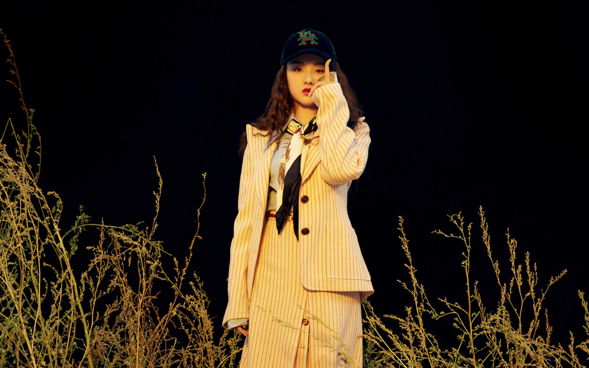 中国北京当代95后女演员宋祖儿时尚芭莎写真图片桌面电脑壁纸图片
