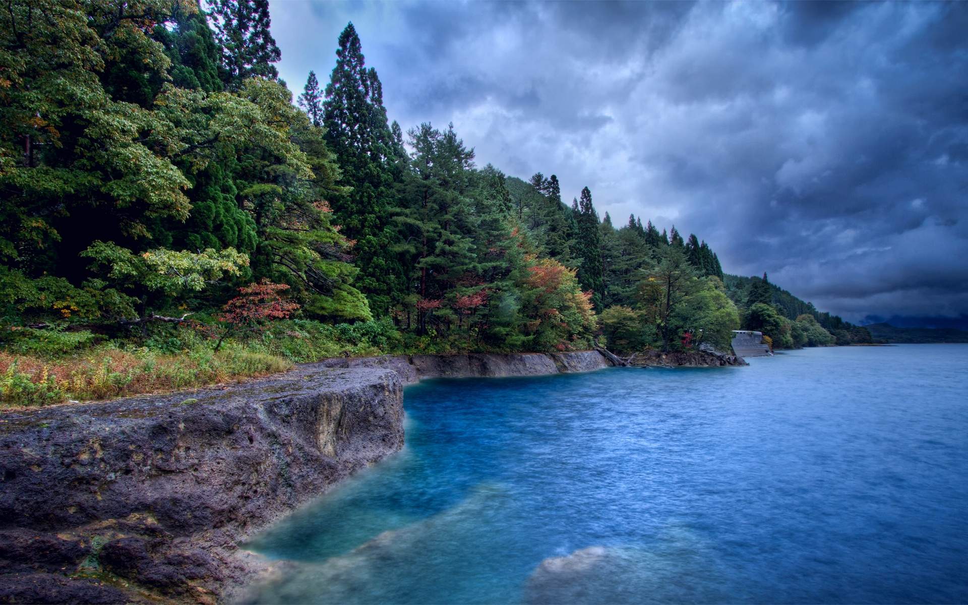 闪亮耀眼湖面风景图片手机壁纸图片