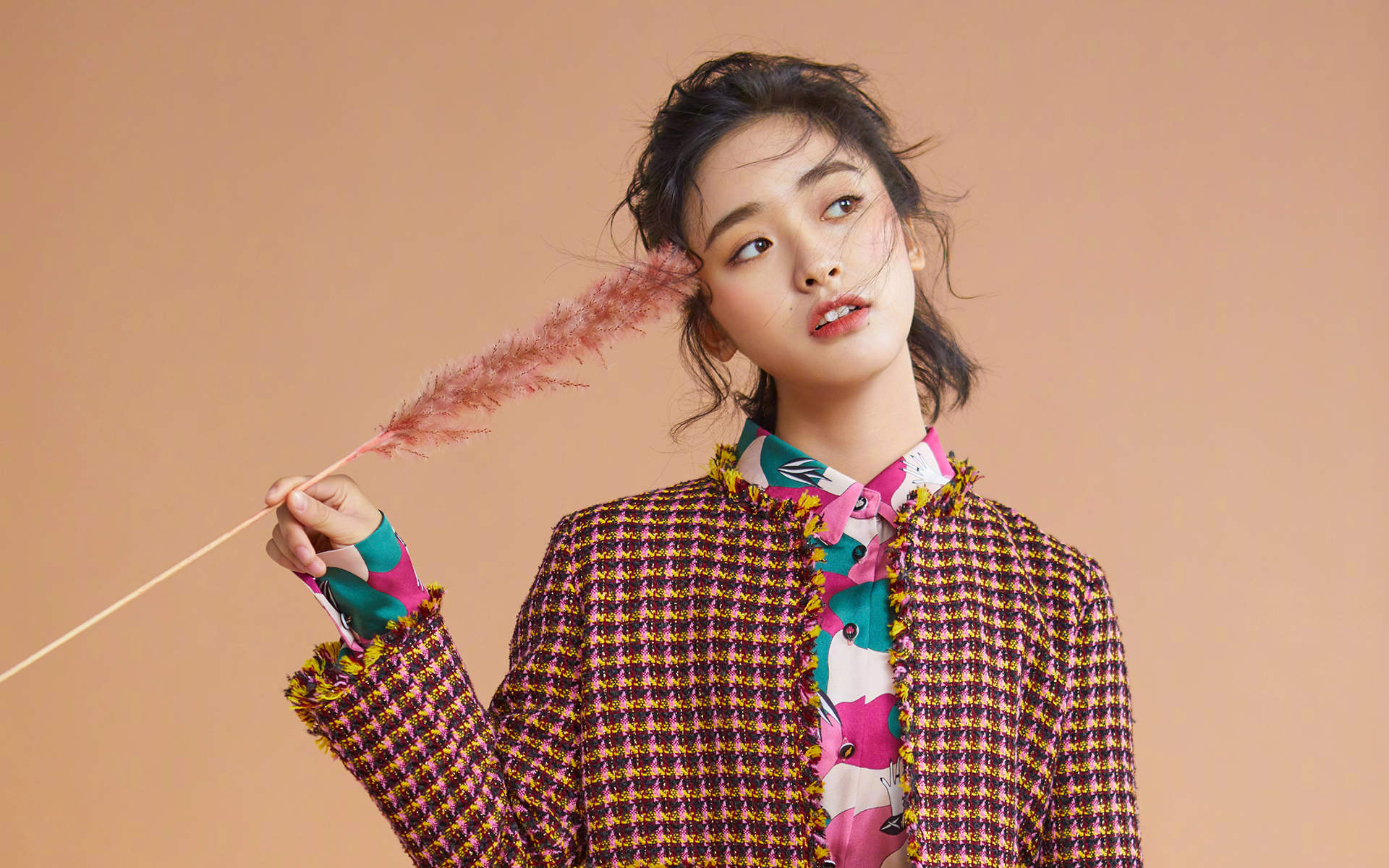 高清美女沈月甜美灵动写真图片手机壁纸图片