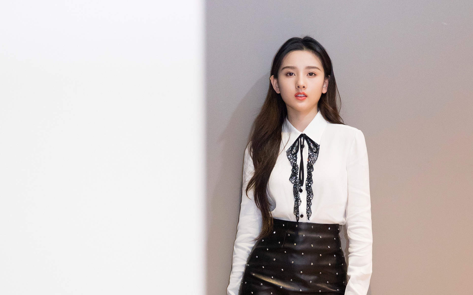 中国北京当代95后女演员宋祖儿性感时尚高清桌面壁纸图片 中国北京当代95后女演员宋祖儿性感时尚高清桌面壁纸图片