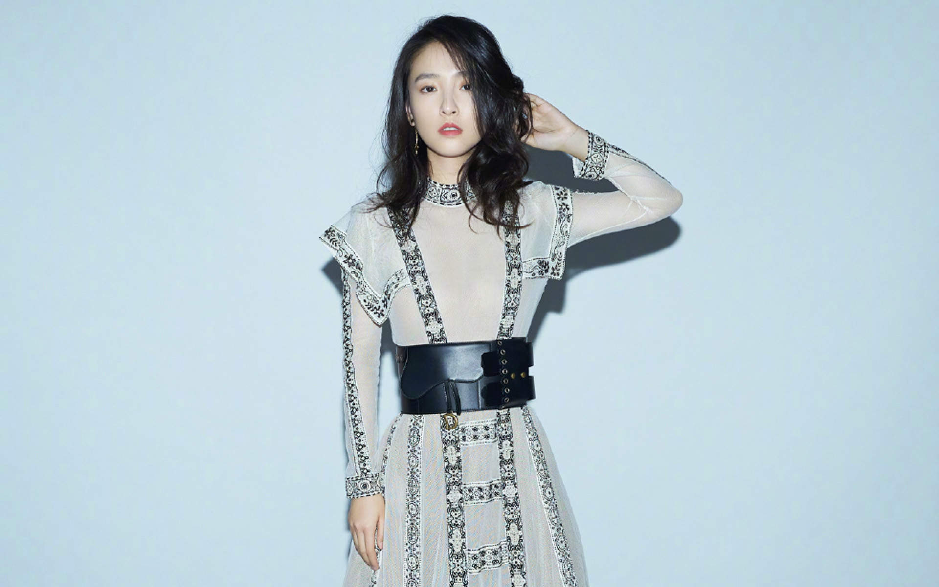 吴倩成熟妩媚写真图片电脑壁纸图片