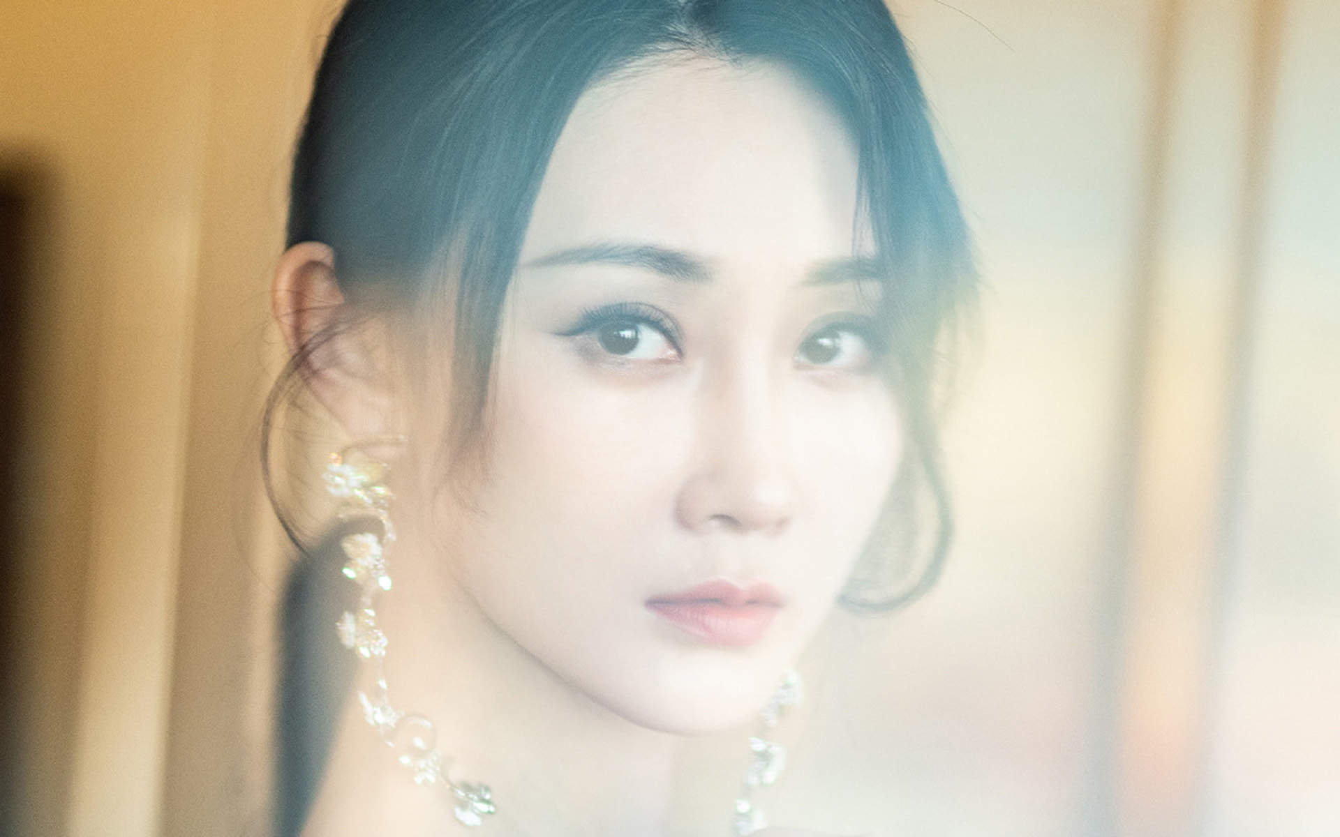 中国内地辽宁省大连女演员林鹏优雅干练写真图片图片