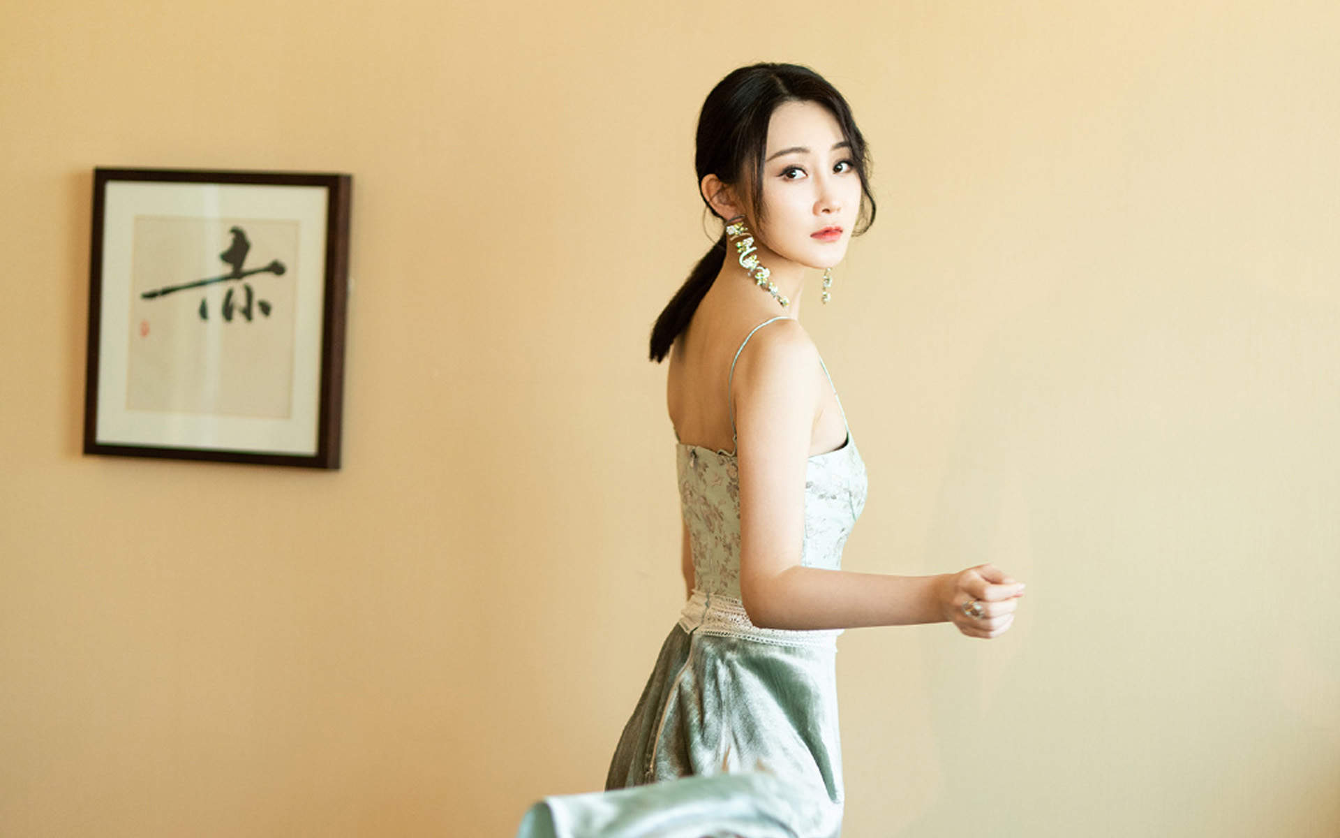 中国内地辽宁省大连女演员林鹏时尚干练活动写真图片图片