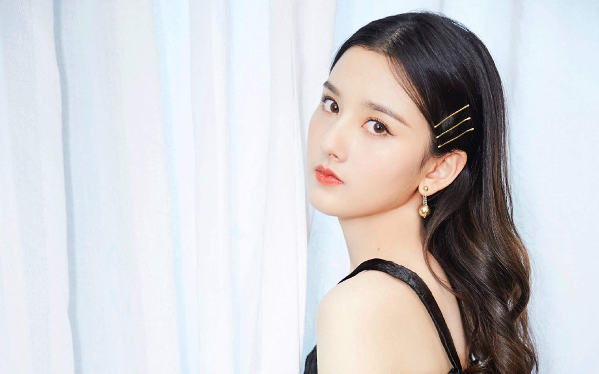 中国北京当代95后女演员宋祖儿典雅迷人写真图片桌面壁纸图片