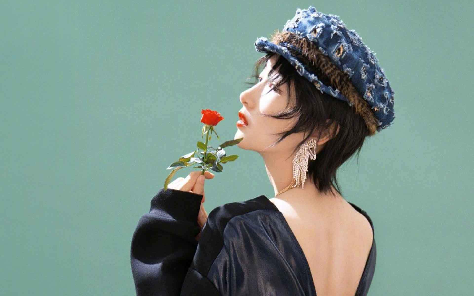 高清中国内地影视河北省石家庄女演员周冬雨甜美小清新高清桌面壁纸图片