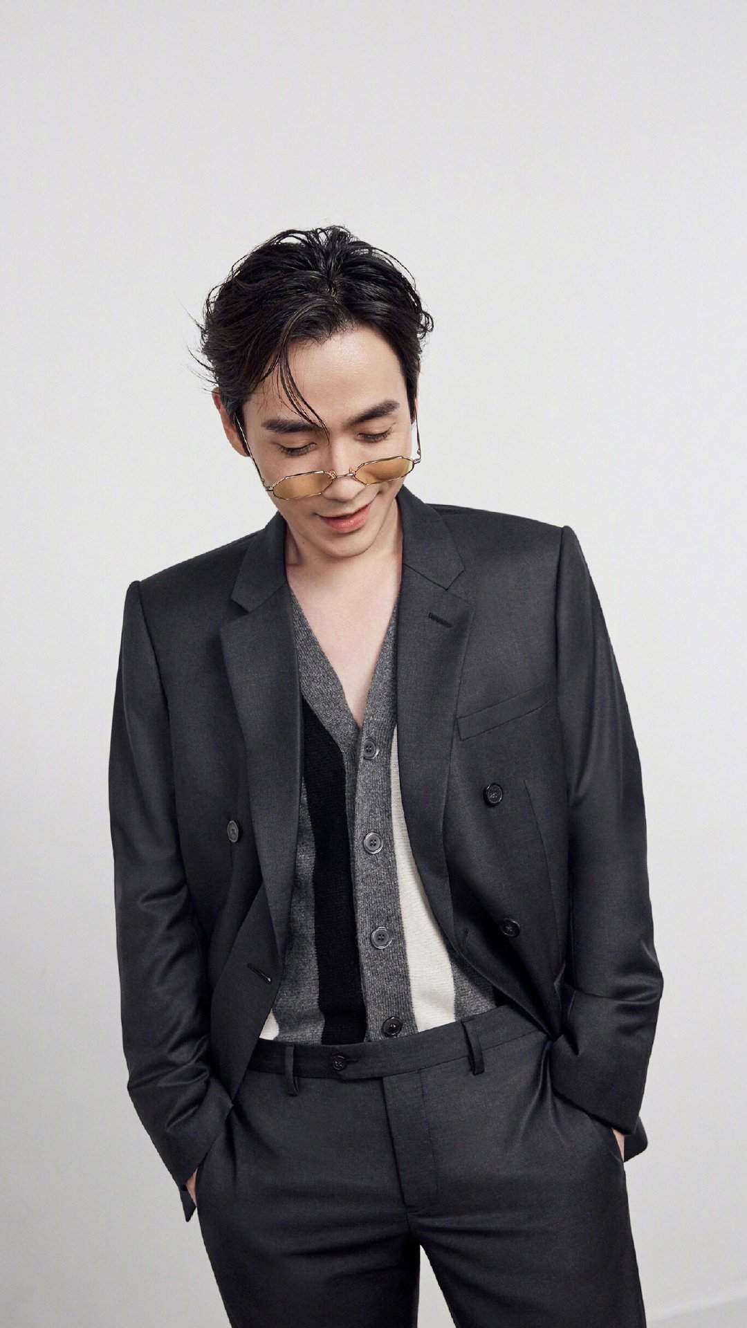 高清中国大陆武汉男演员朱朱一龙芭莎男士魅力写真大片图片