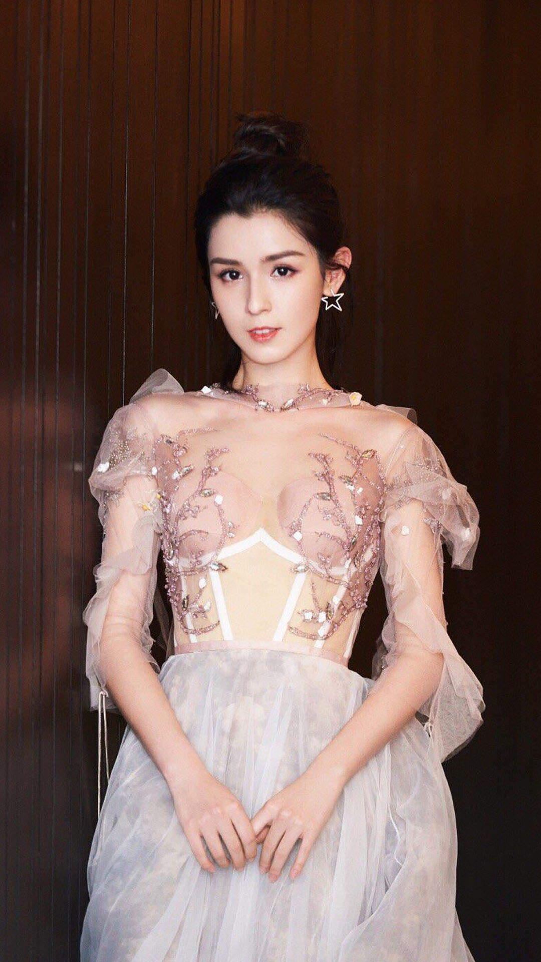 中国内地演员哈妮克孜唯美动人舞台照图片图片