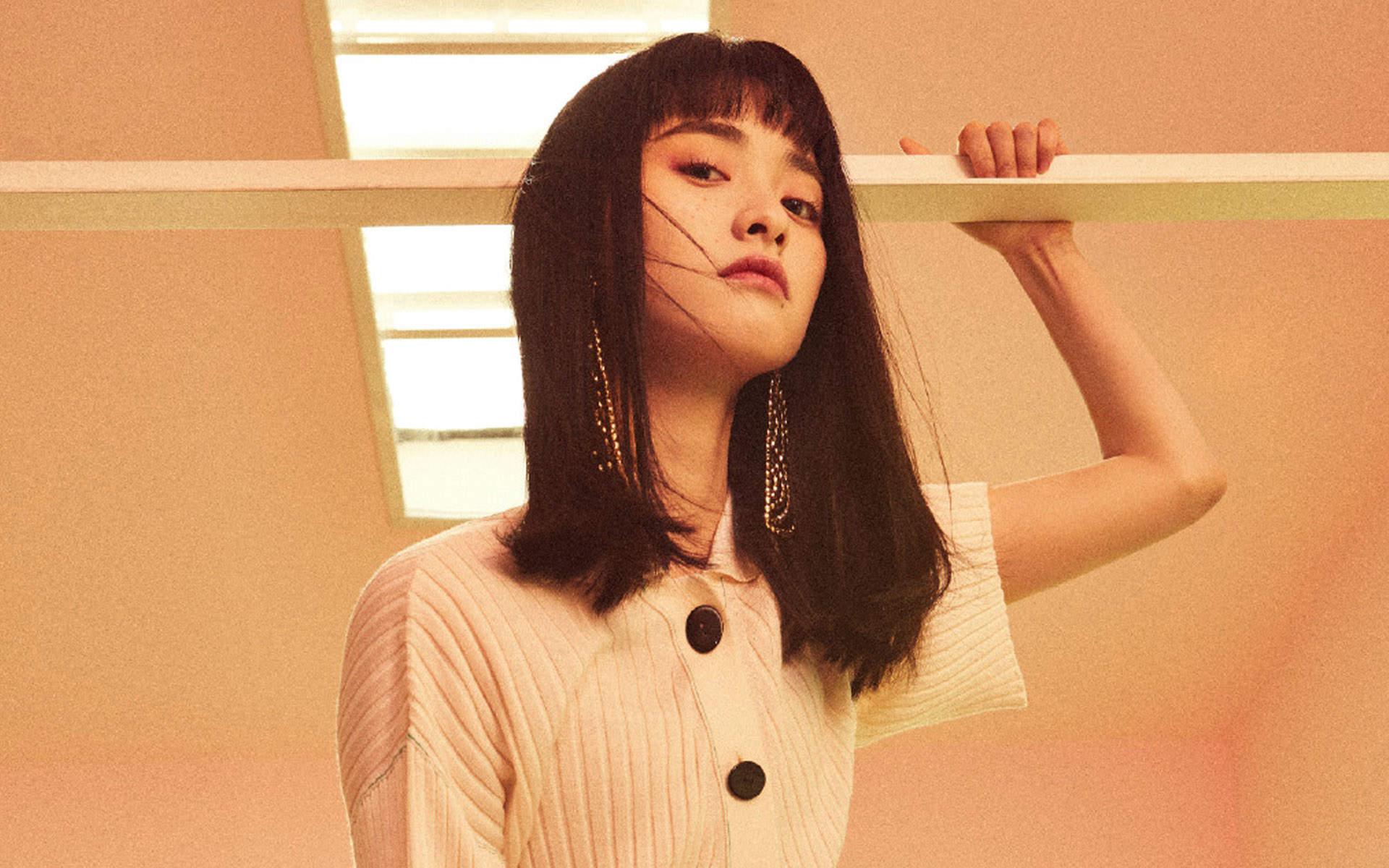 高清美女沈月甜美灵动写真图片手机壁纸图片