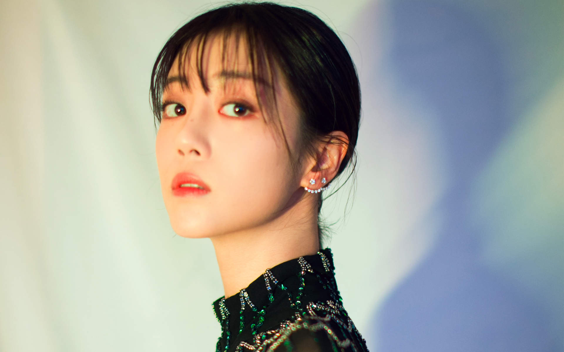 高清北京美女李溪芮粉色西装时尚写真图片图片