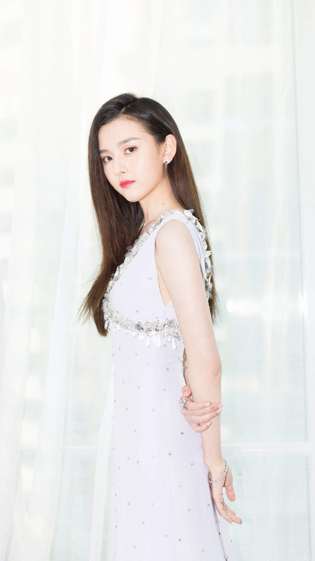 中国北京当代95后女演员宋祖儿清新时尚可爱写真图片桌面壁纸图片