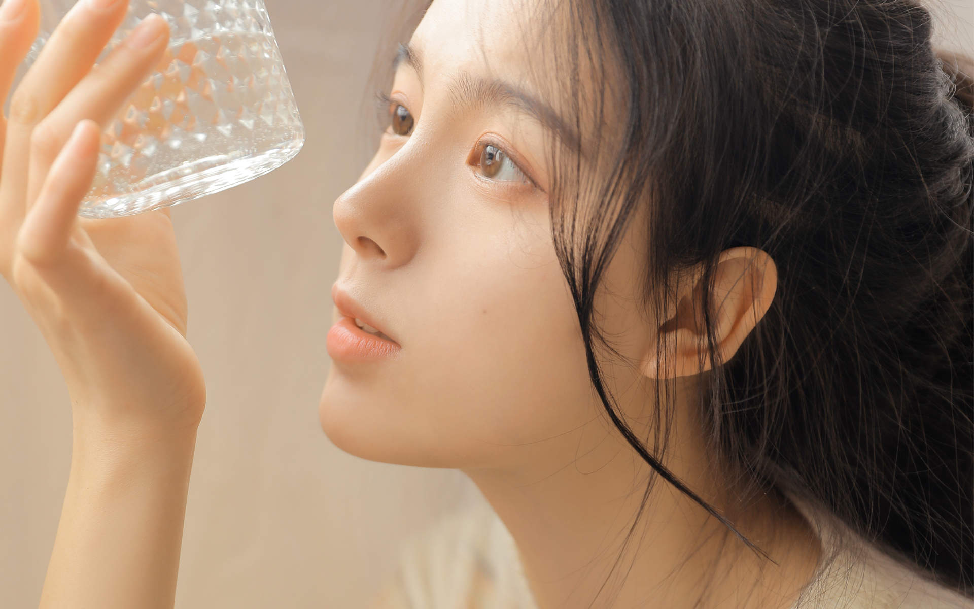高清校花90后可爱清纯学生妹高清桌面壁纸图片