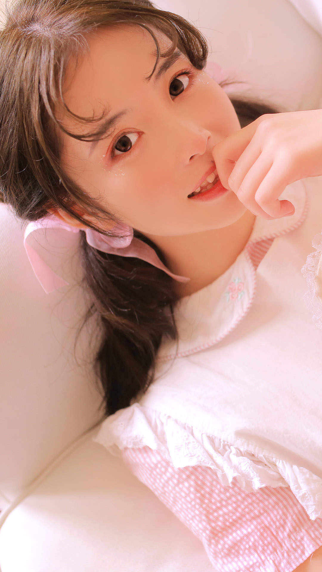 粉红兔女郎图片