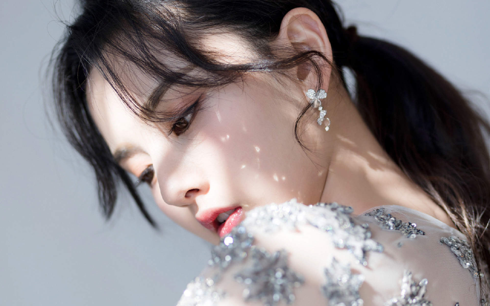 中国北京当代95后女演员宋祖儿唯美迷人写真图片桌面壁纸图片