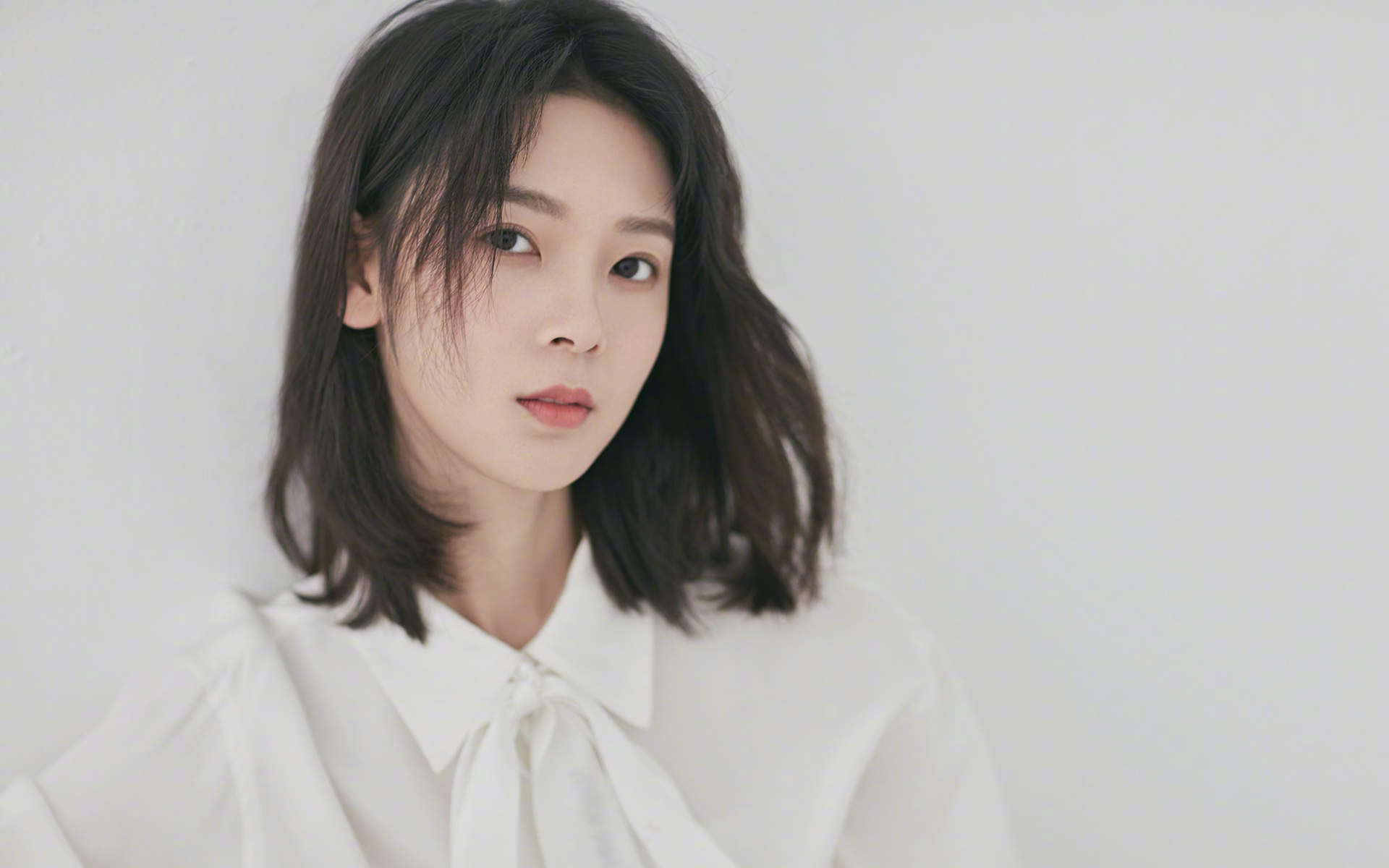 中国内地四川省攀枝花女演员陈瑶波浪刘海甜美养眼图片图片