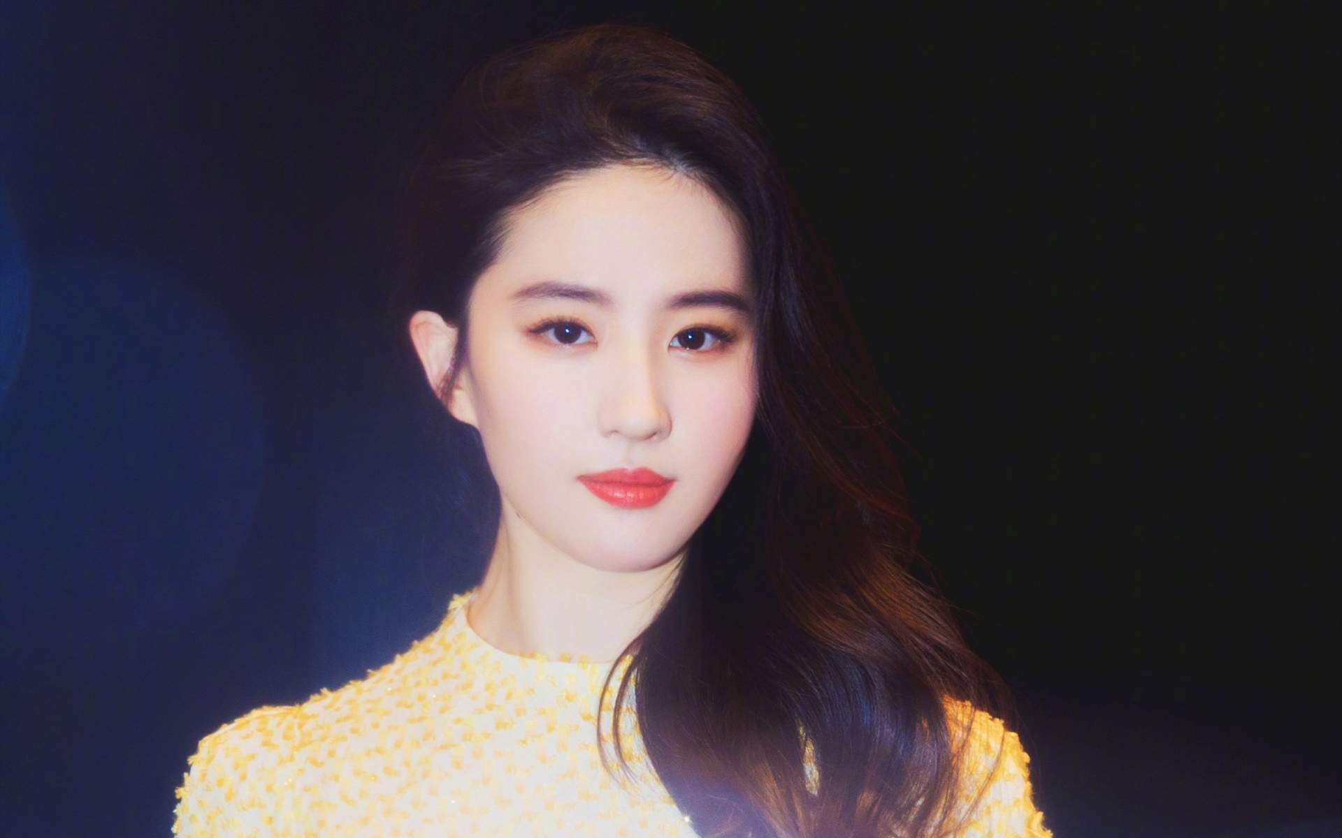 袁姗姗白裙优雅性感桌面壁纸图片