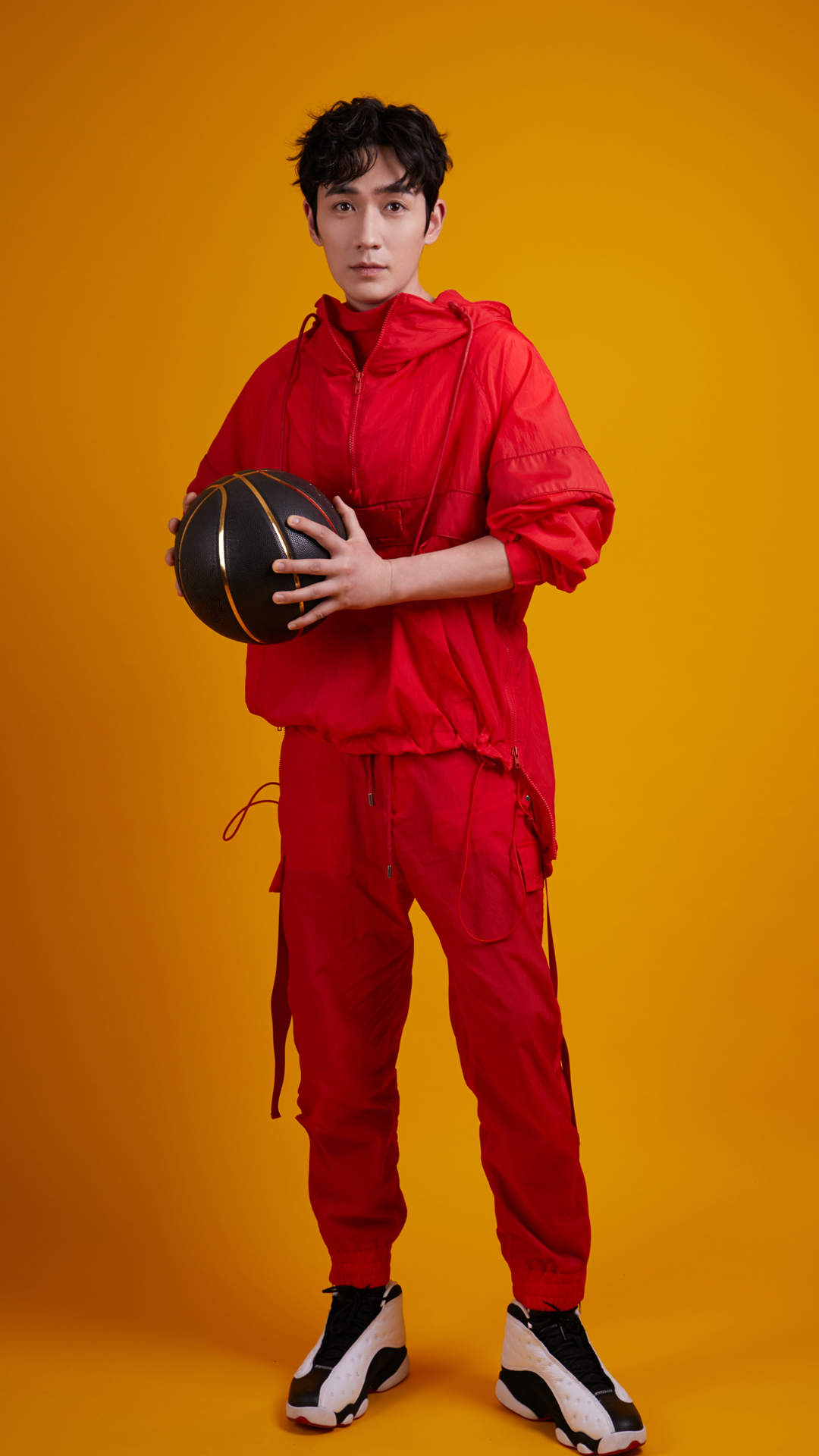 高清中国大陆武汉男演员朱朱一龙芭莎男士魅力写真大片图片