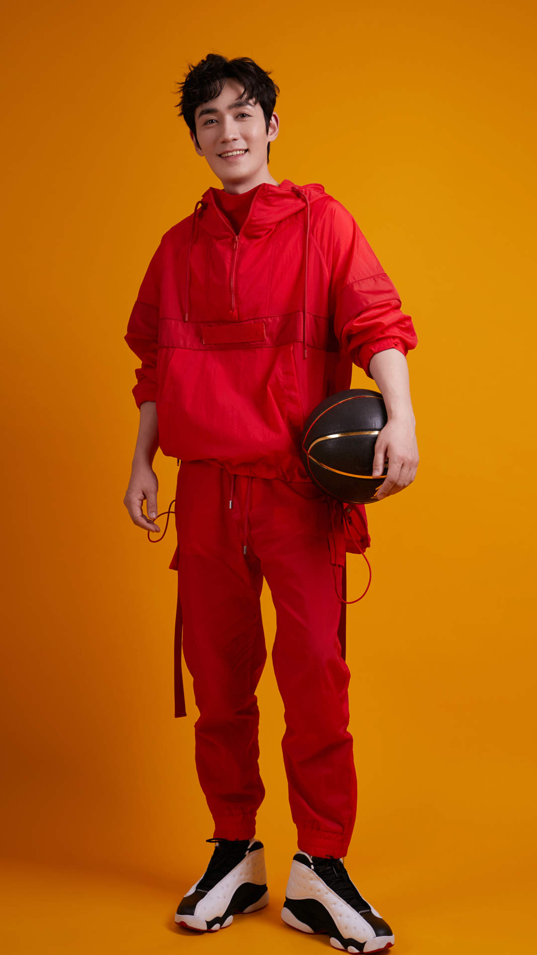 高清中国大陆武汉男演员朱朱一龙芭莎男士魅力写真大片图片