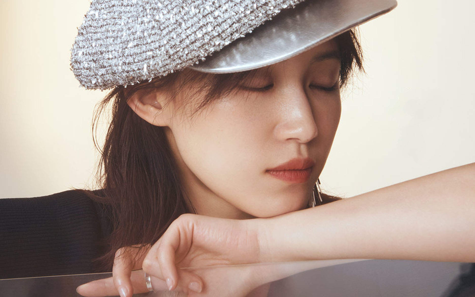 高清湖南衡阳美女气质美女苏青白色系珠宝写真图片图片