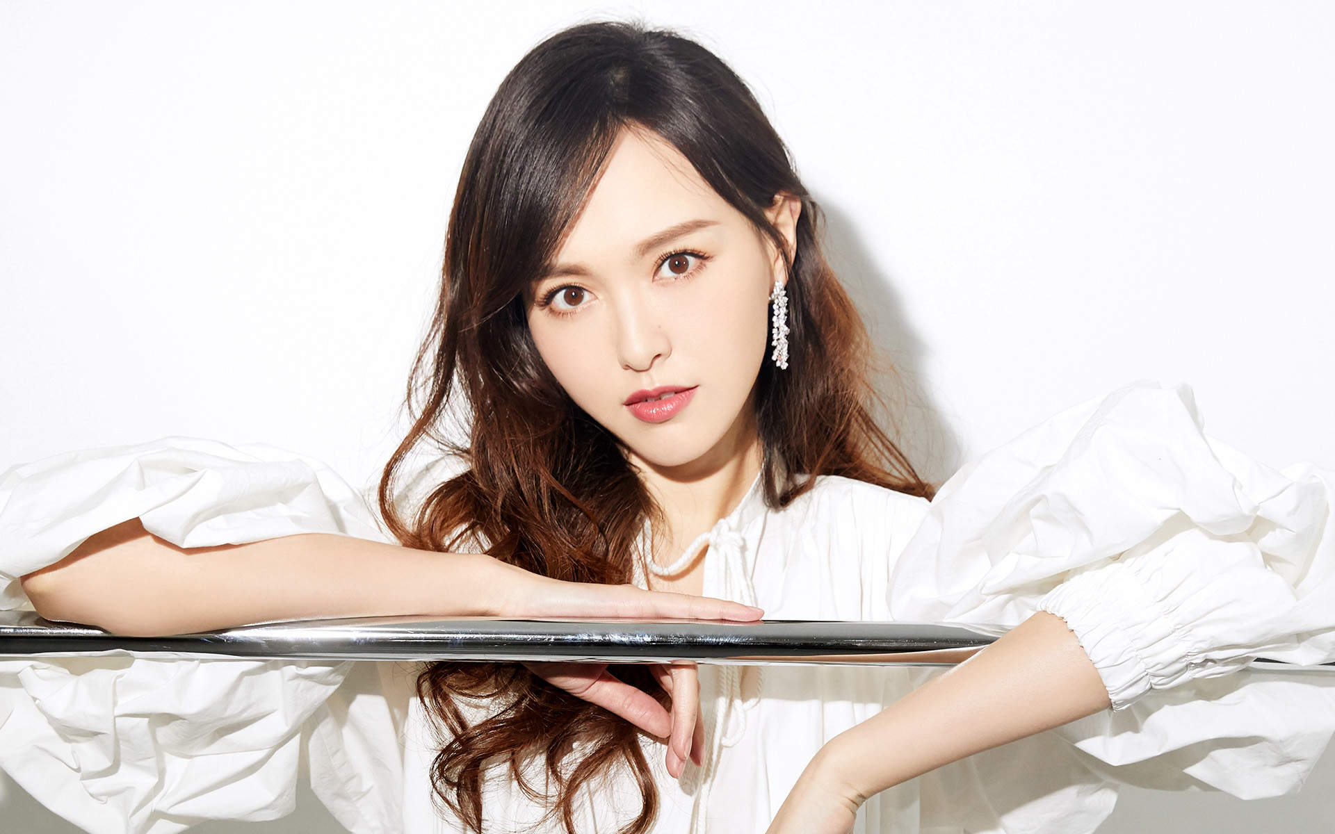 高清中国内地影视上海市女演员唐嫣窦骁《时间都知道》最新剧照图片图片