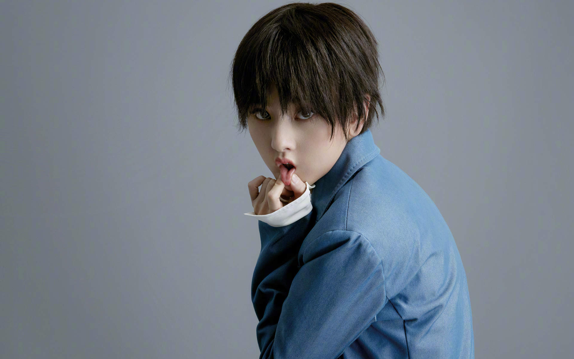 中国北京当代95后女演员宋祖儿性感优雅写真桌面壁纸图片