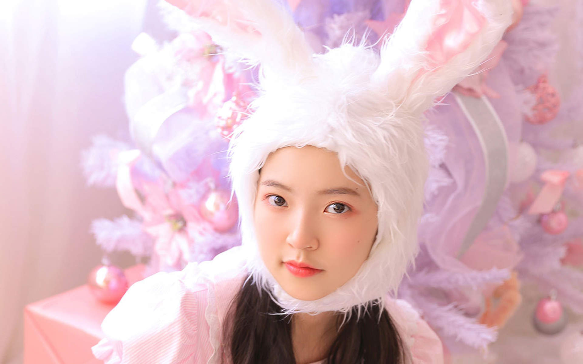 兔女郎性感女星甘露 黑色超短透视裙致命诱惑图片