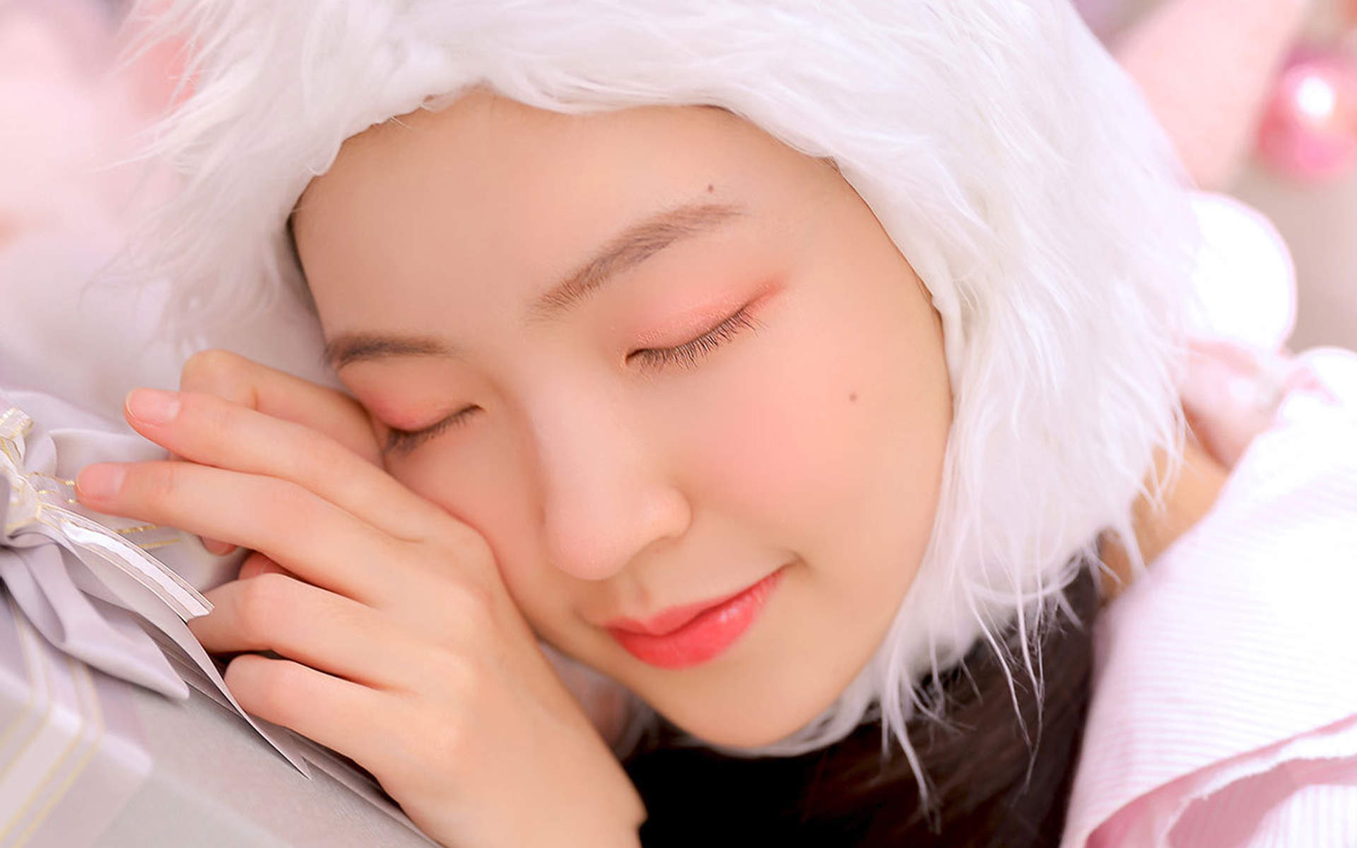 粉红兔女郎图片