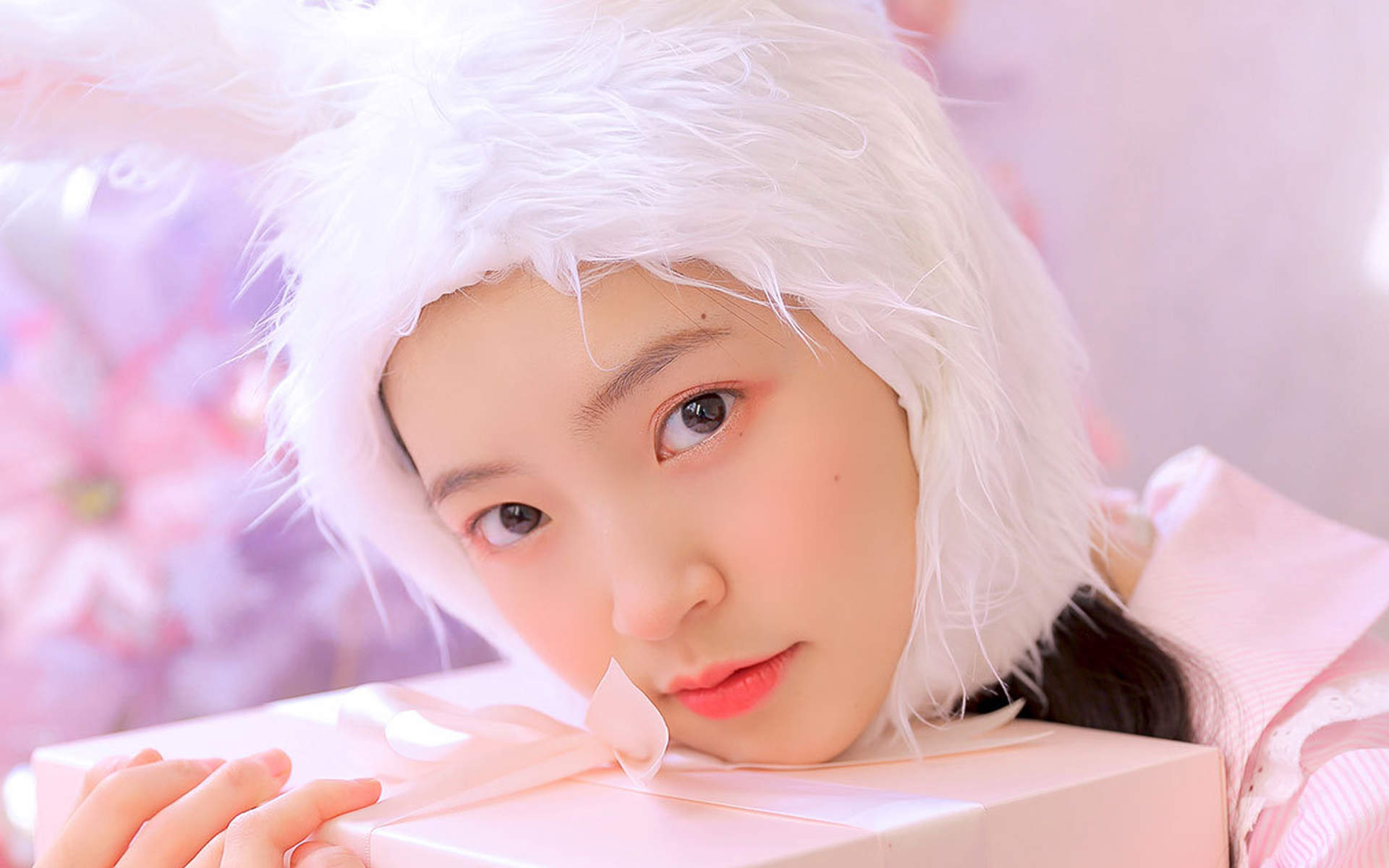 粉红兔女郎图片