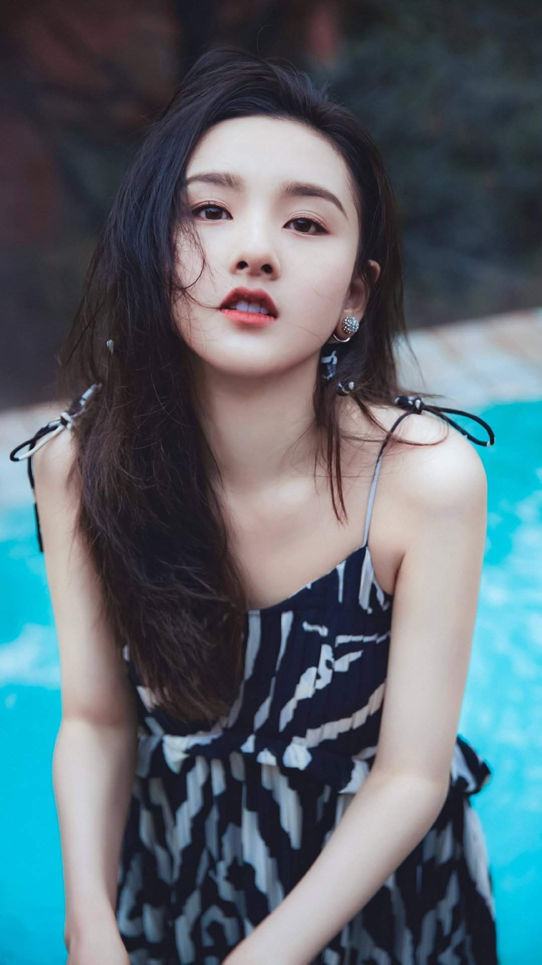 中国北京当代95后女演员宋祖儿性感优雅写真桌面壁纸图片