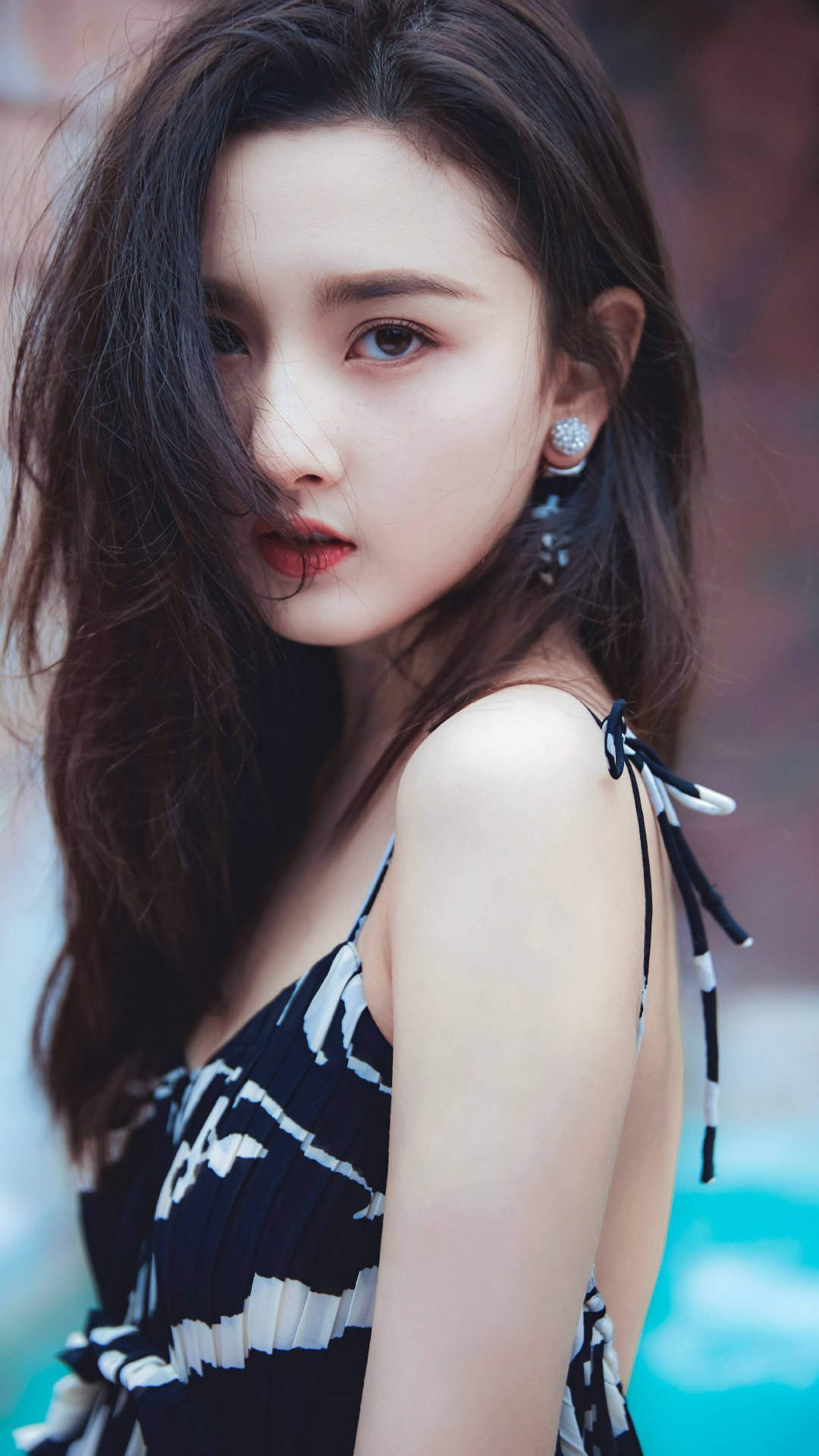 中国北京当代95后女演员宋祖儿性感优雅写真桌面壁纸图片