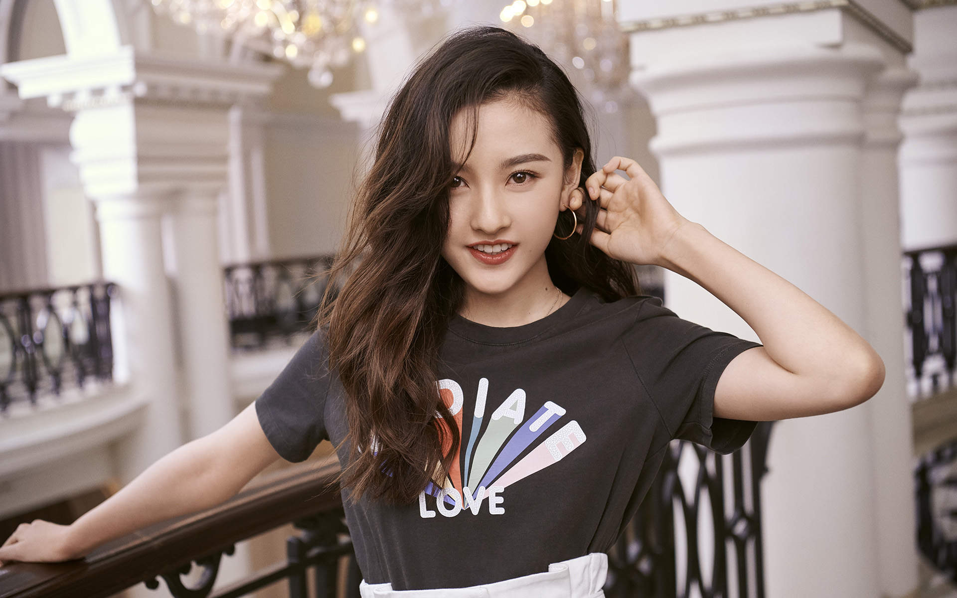 中国北京当代95后女演员宋祖儿摩登性感高清桌面壁纸图片 中国北京当代95后女演员宋祖儿摩登性感高清桌面壁纸图片
