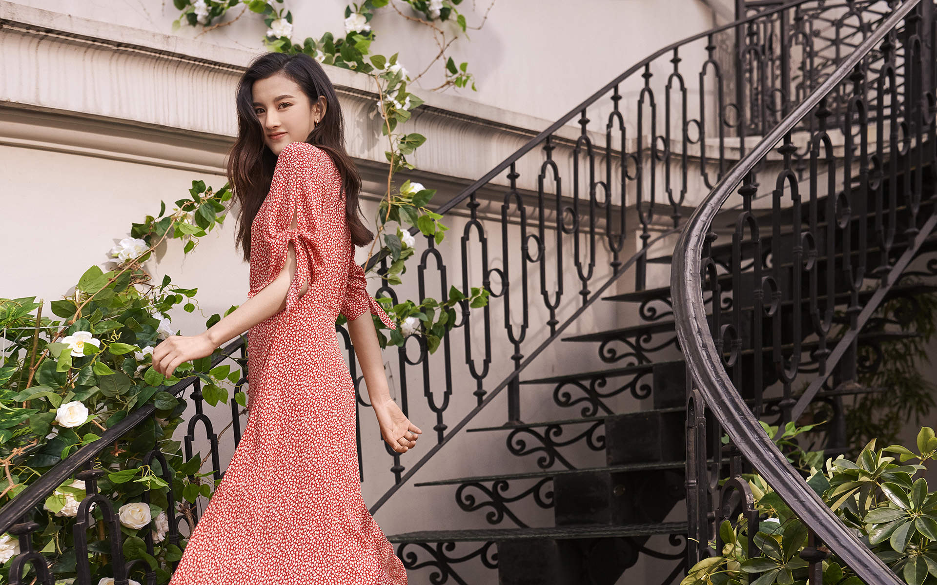 中国北京当代95后女演员宋祖儿性感优雅写真桌面壁纸图片
