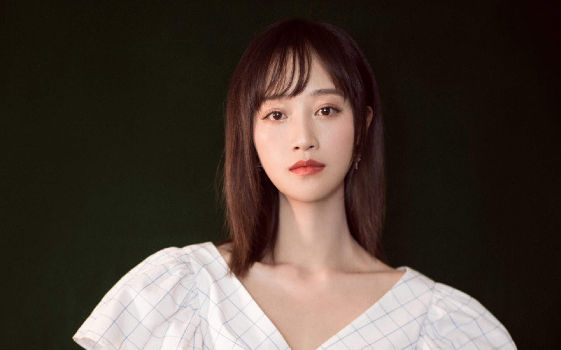 蓝盈莹图片