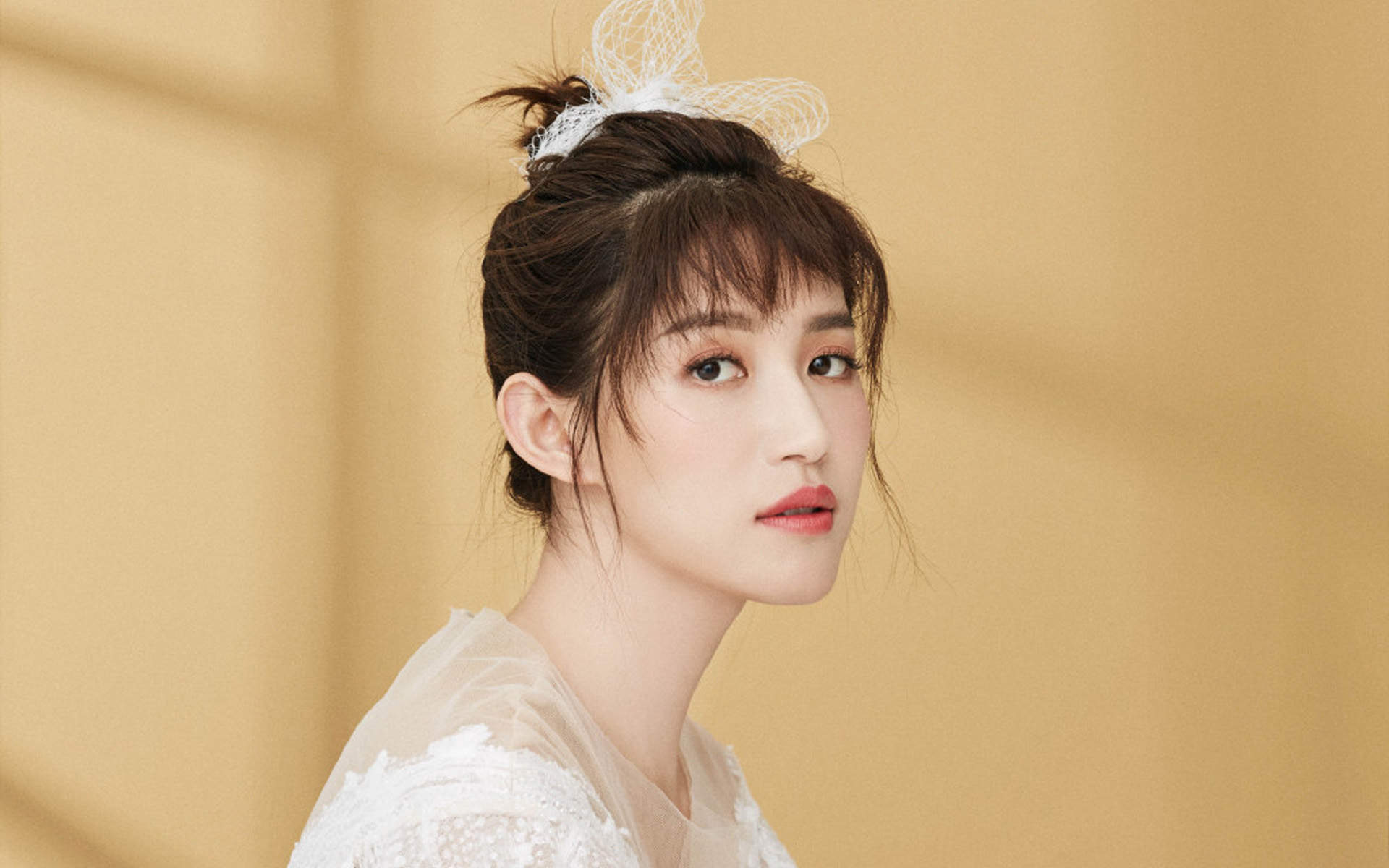 高清湖南衡阳美女气质美女苏青白色系珠宝写真图片图片