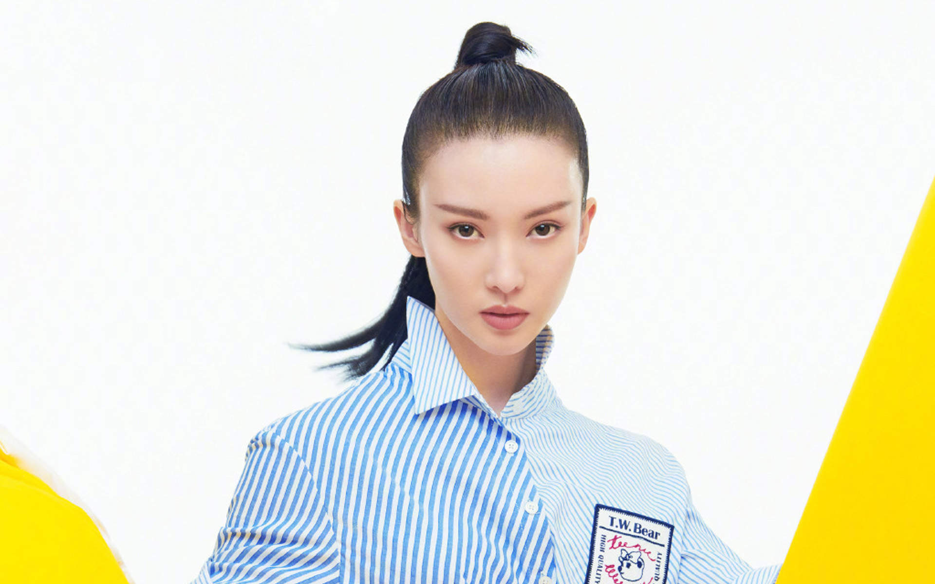 中国大陆山东济南女演员平面模特金晨时尚美艳写真高清手机壁纸图片