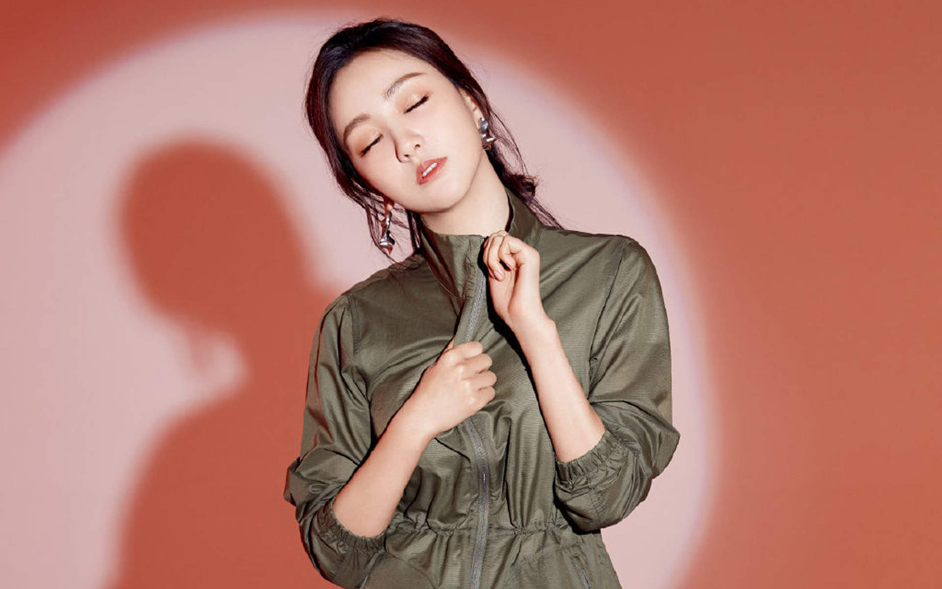 高清中国内地云南保山女演员杨蓉透视纱裙高清手机壁纸图片